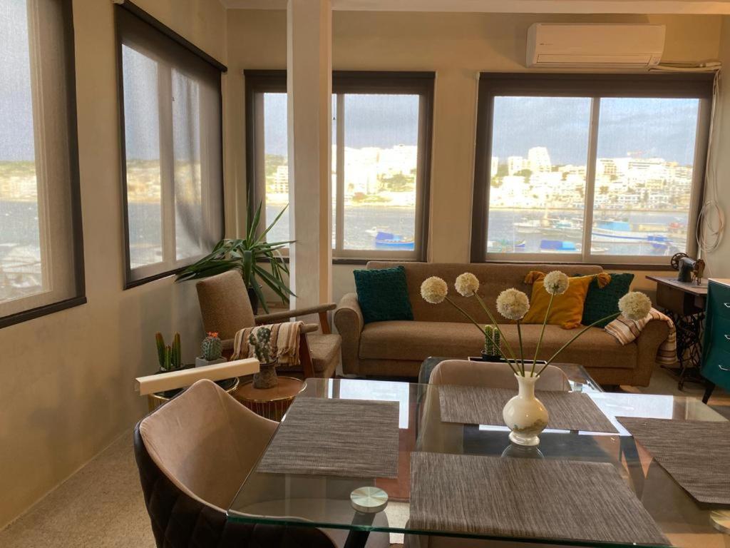 A Sea View Maisonette Right On The Waters Edge. Appartement St. Paul's Bay Buitenkant foto